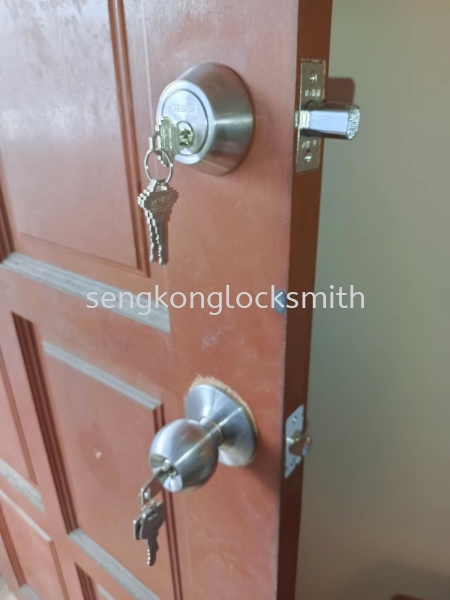 replace main door lock  Our Door Service Selangor, Malaysia, Kuala Lumpur (KL), Puchong Supplier, Suppliers, Supply, Supplies | Seng Kong Locksmith Enterprise