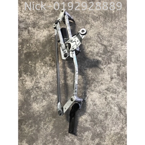 VOLKSWAGEN PASSAT CC FRONT WIPER LINKAGE WITH MOTOR