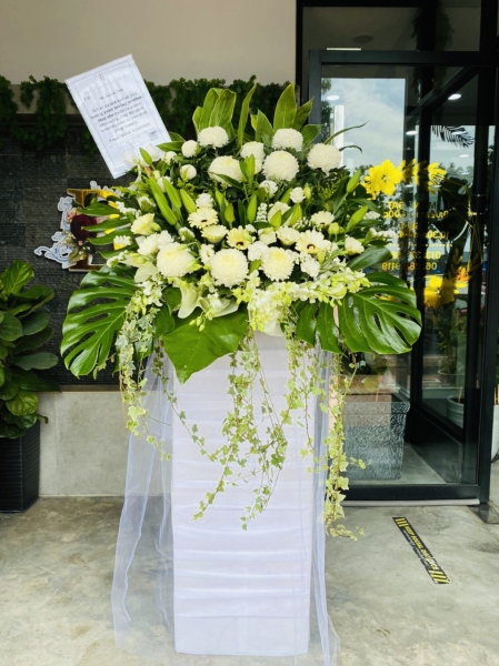 FWBS-010 Tripod/ Box stand  Flower wreathe/ Sympathy Flower Melaka Retailer, Services | BLISS FLORIST