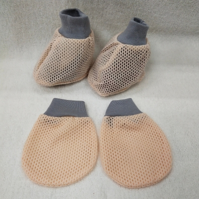 Eyelet Mittens & Booties (BM-101)