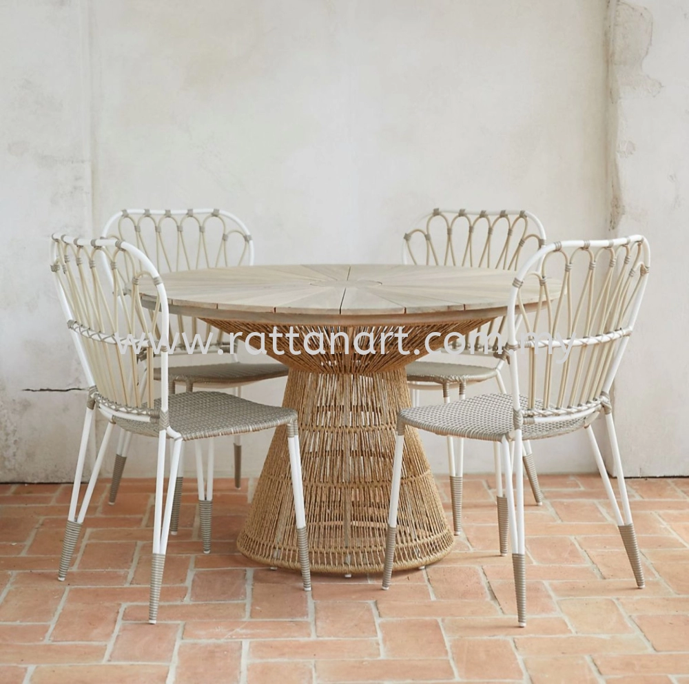 WOODEN ROUND DINING TABLE