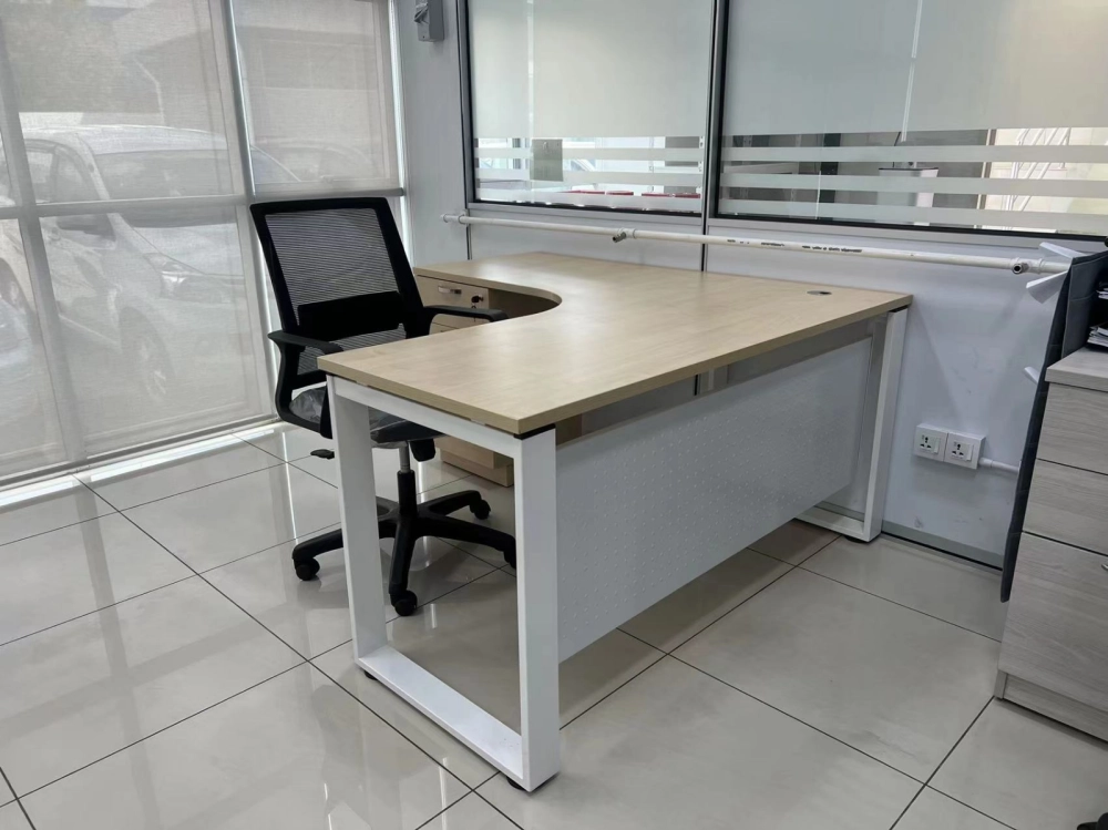 L-Shape Manager Table With Aluminium Front Panel and Drawer｜Office Table Penang