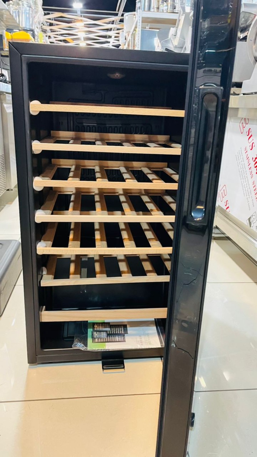 RED WINE CHILLER SHOWCASE 95L