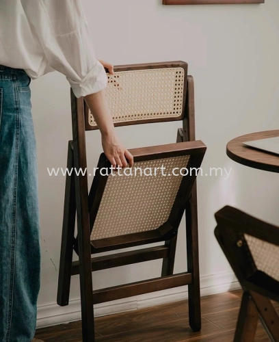 WOODEN/RATTAN  FOLDABLE DINING CHAIR/ LOUNGE CHAIR