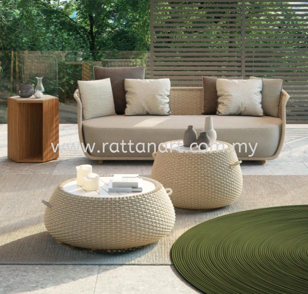 SYNTHETIC RATTAN COFFEE TABLE