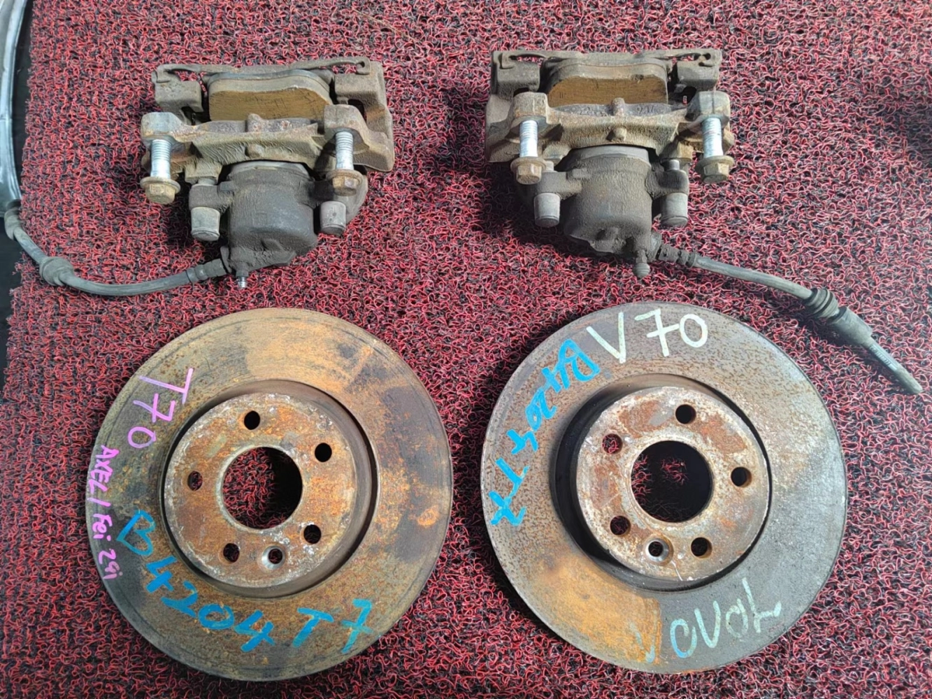 VOLVO V70 B4204T7 FRONT DISC WITH CALIPER SET