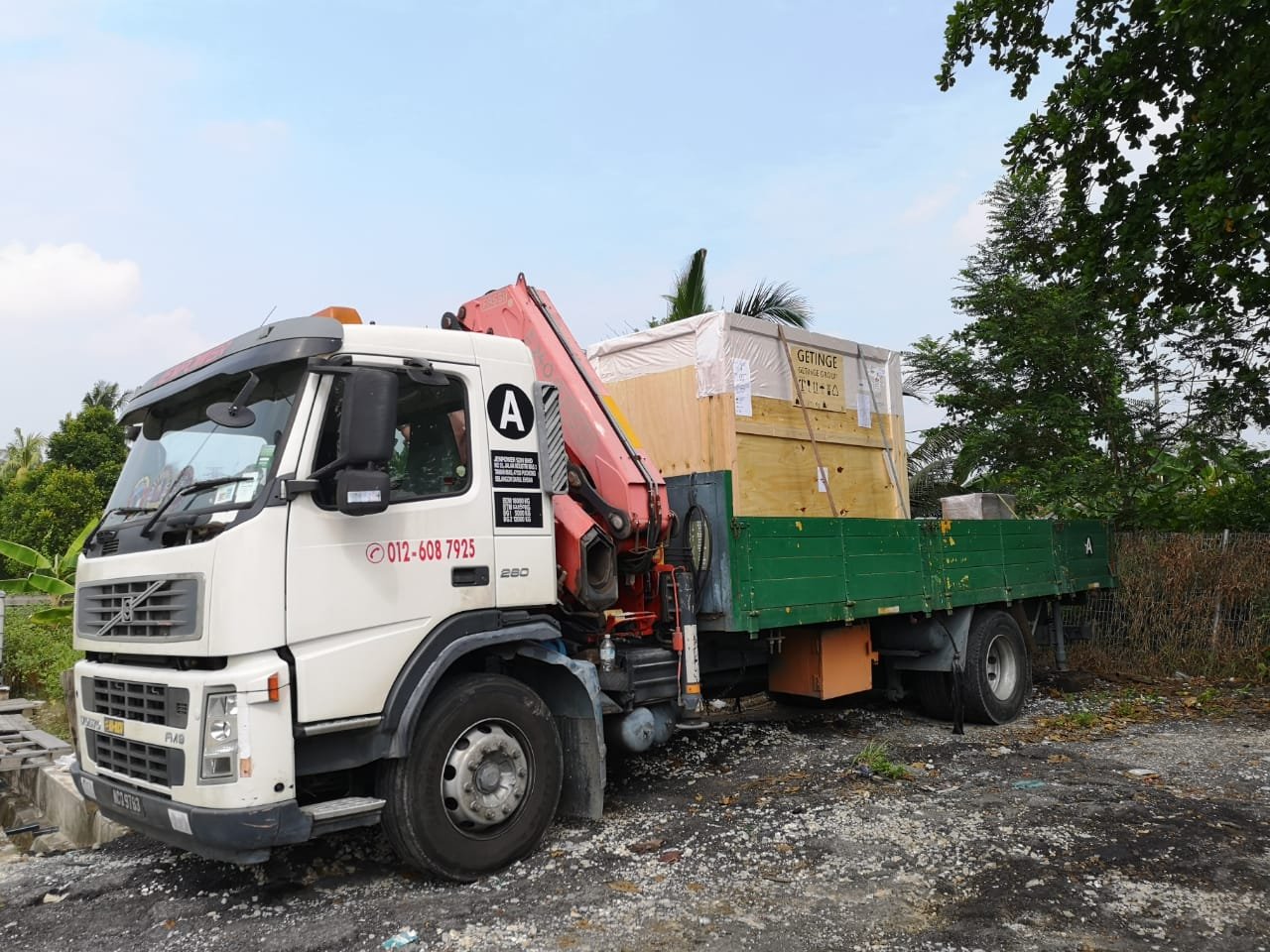 Lorry Crane in Selangor Malaysia