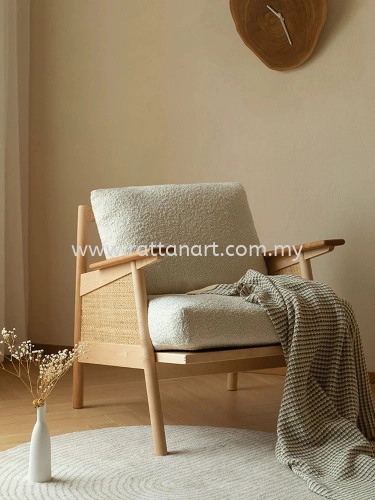 RATTAN LOUNGE CHAIR