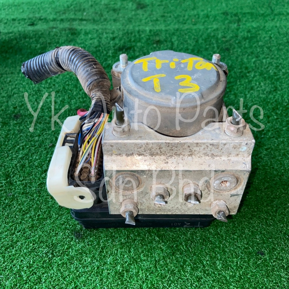 MITSUBISHI TRITON T3 4D56 ABS PUMP 113040-13030 USED