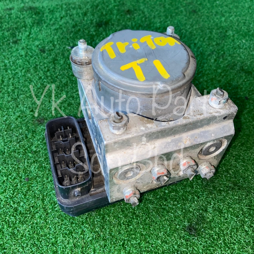 MITSUBISHI TRITON 4D56 T1 ABS PUMP 113040-13010 USED