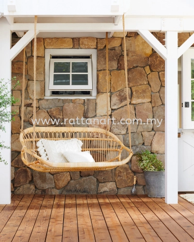 RATTAN HANGING BENCH