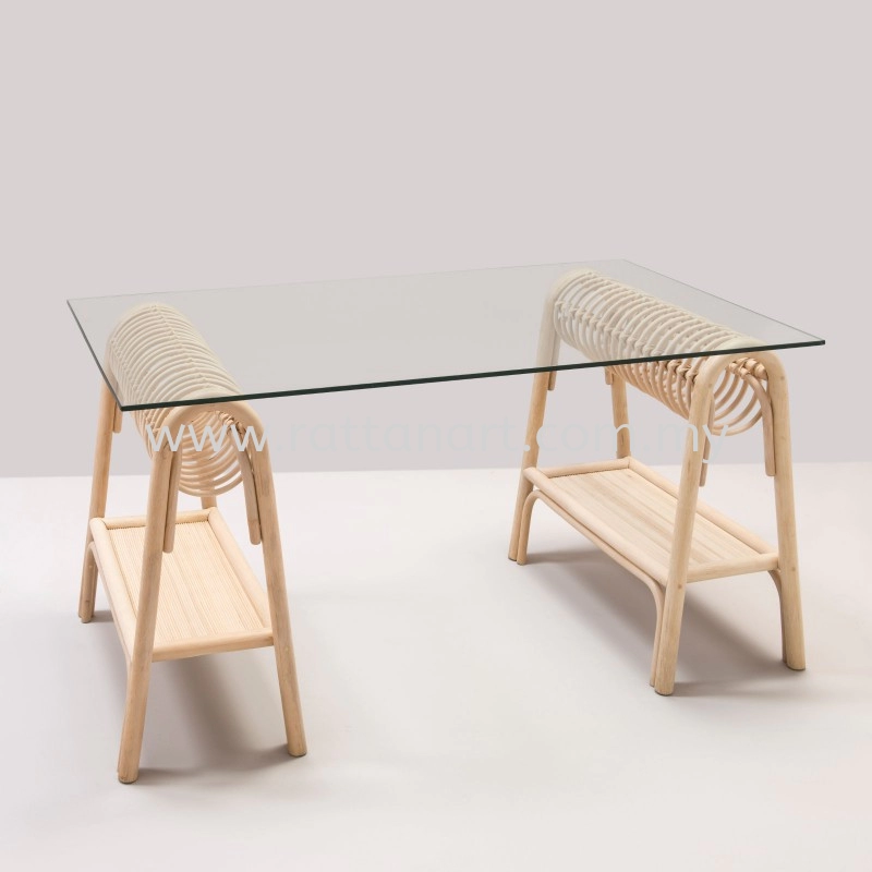 RATTAN DINING TABLE WITH GLASS TOP