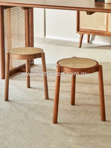 WOODEN ROUND STOOL (STACKABLE)