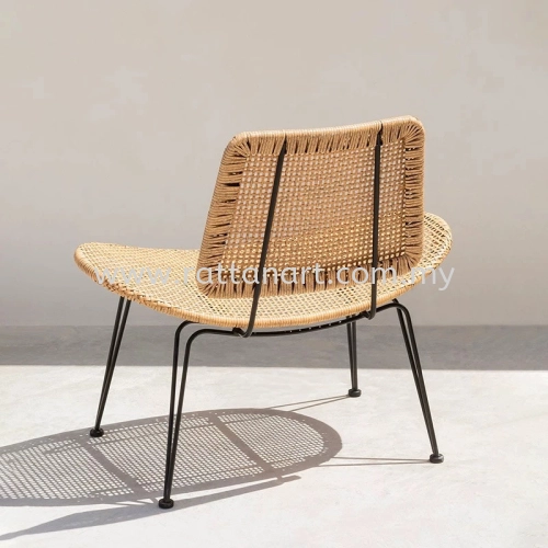 RATTAN LOUNGE CHAIR