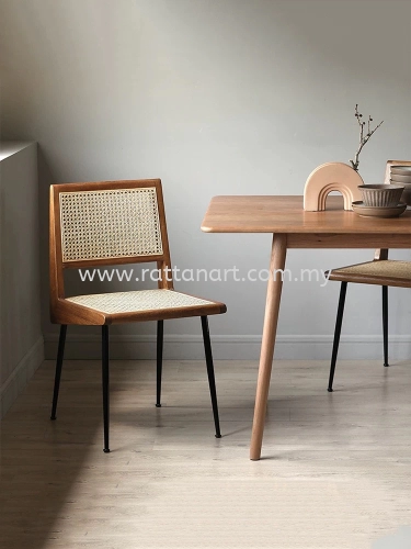 WOODEN DINING CHAIR