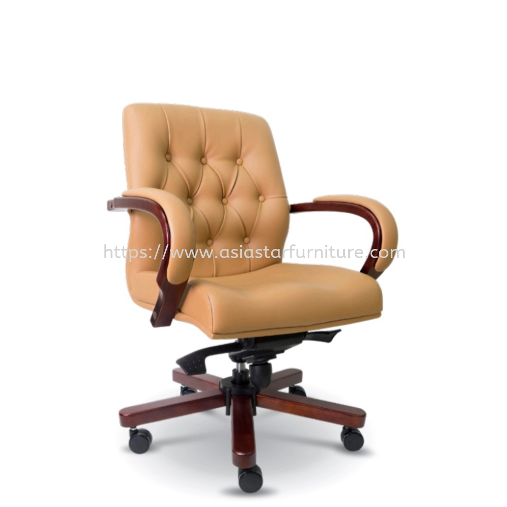 URBAN CHESTERFILEDS WOODEN DIRECTOR OFFICE CHAIR