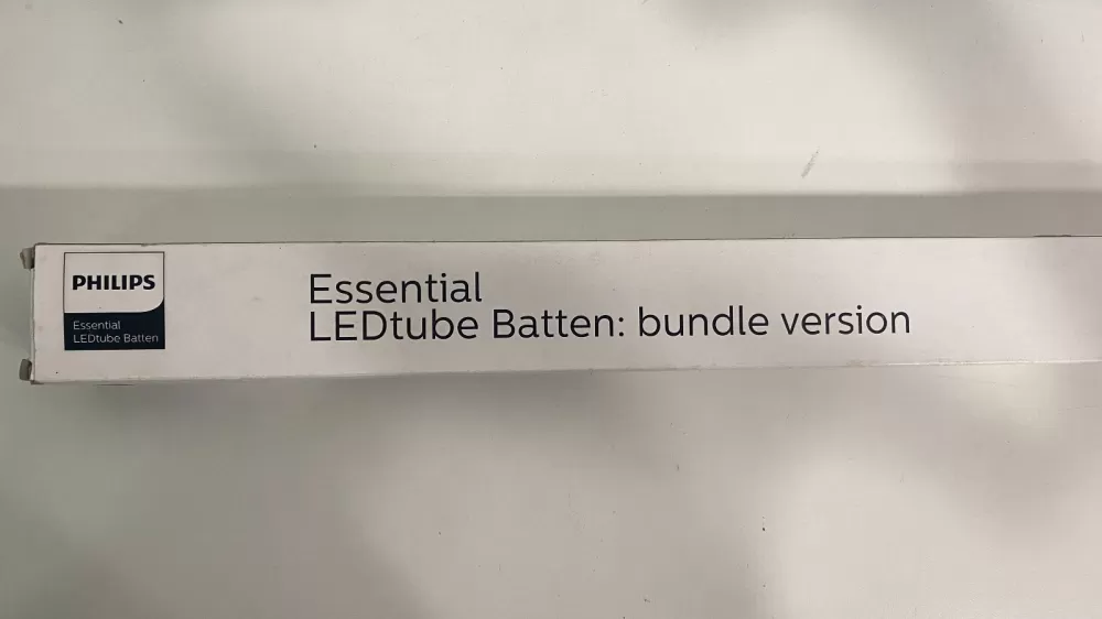 PHILIPS ESSENTIAL LEDTUBE BATTEN BN010C 1XTLED 8W 220-240V 800LM 2FEET [4000K/6500K]