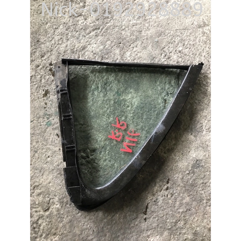 NISSAN SENTRA N16 REAR TRIANGLE WINDOW GLASS ( RRH )