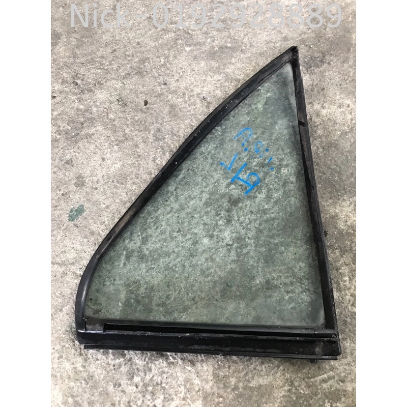 PROTON WIRA REAR TRIANGLE GLASS ( RLH )