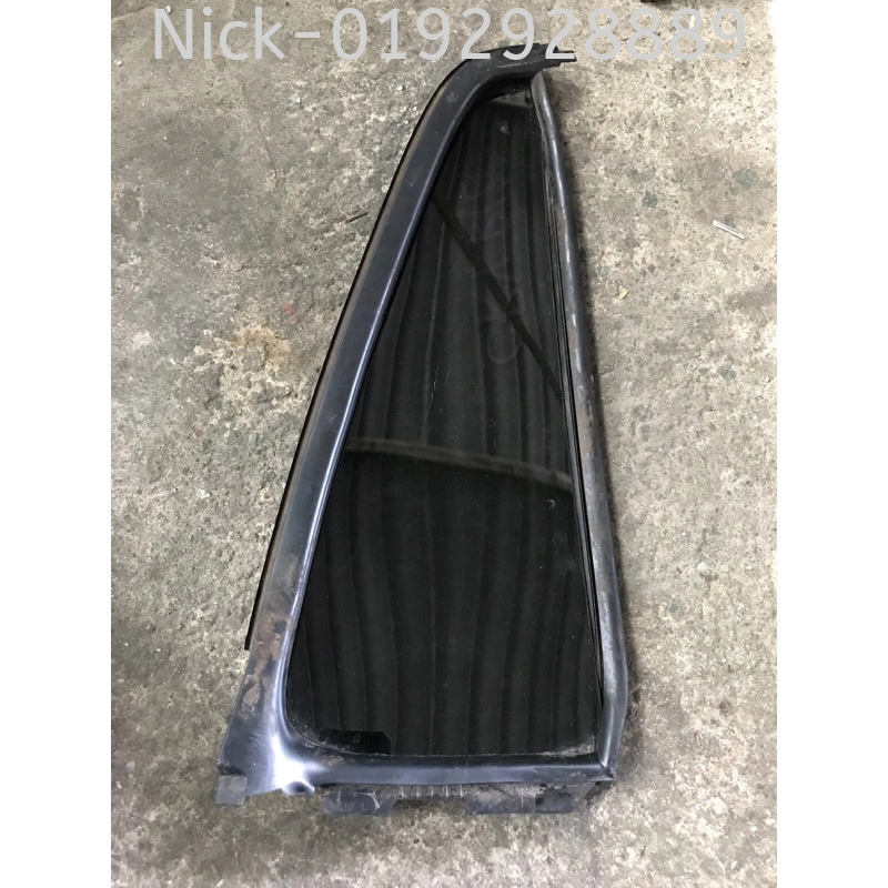 HONDA CRV OLD MODEL REAR TRIANGLE GLASS ( RLH )