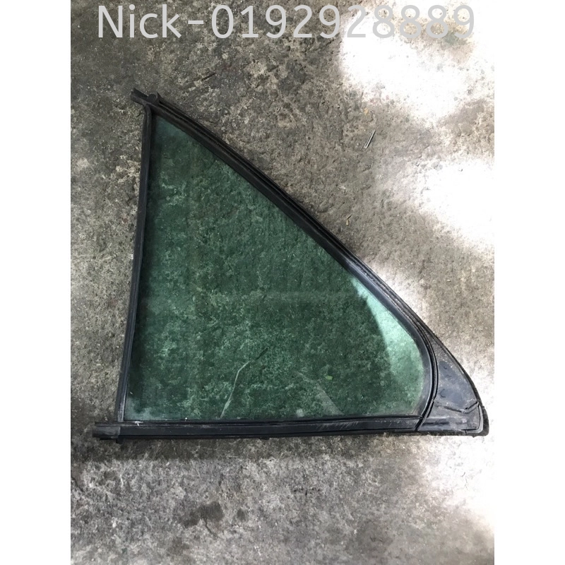 MERCEDES W210 REAR TRIANGLE GLASS ( RRH )