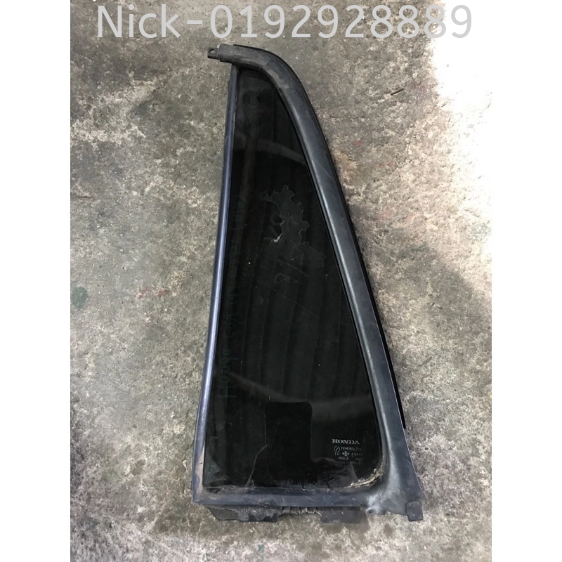 HONDA CRV OLD MODEL REAR TRIANGLE GLASS ( RRH )