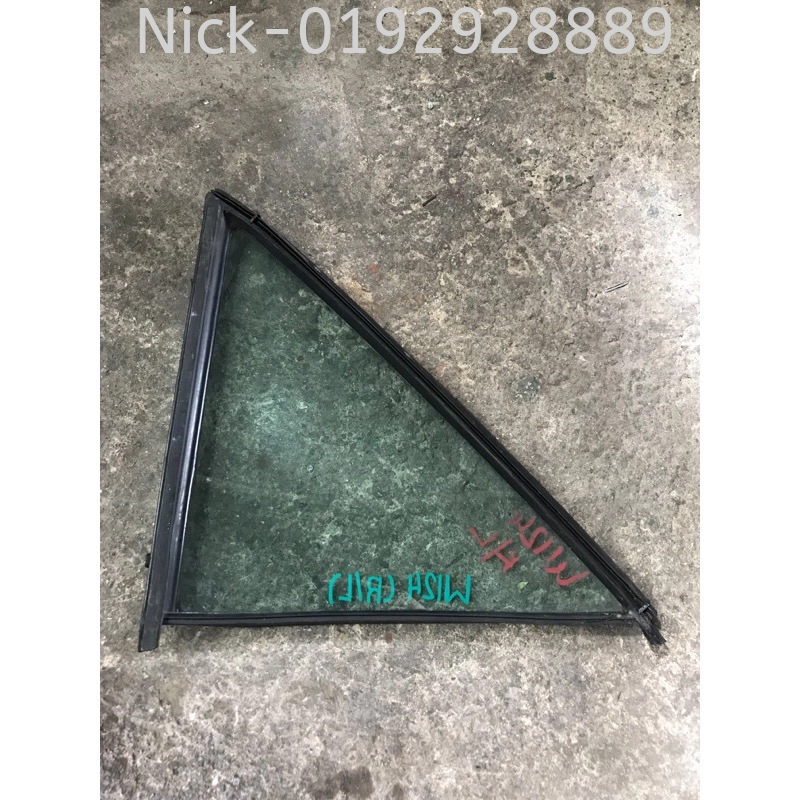 MERCEDES W124 REAR TRIANGLE GLASS ( RLH )