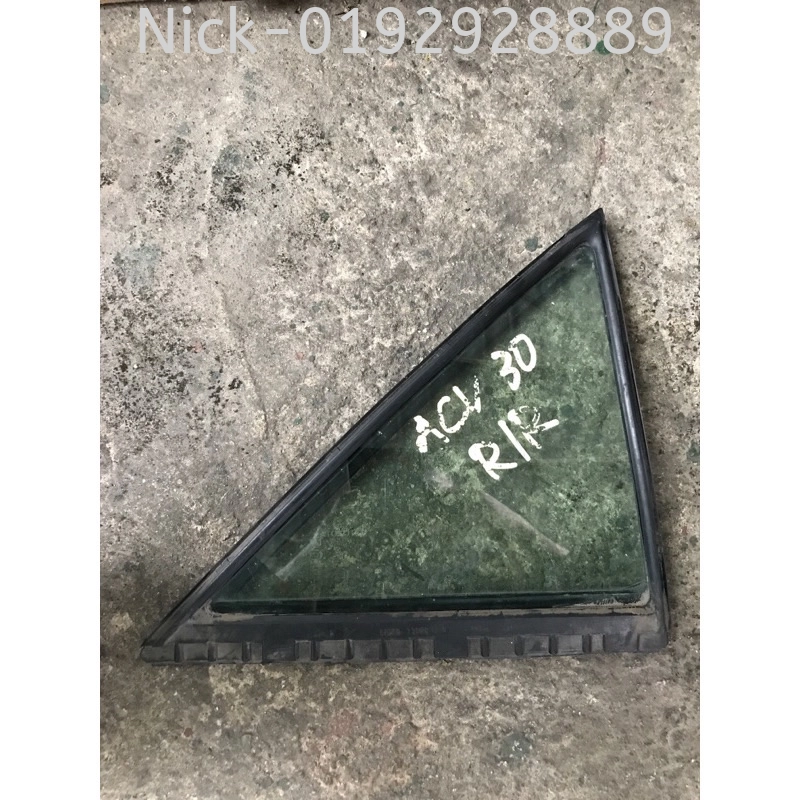 TOYOTA CAMRY ACV30 REAR TRIANGLE GLASS ( RRH )