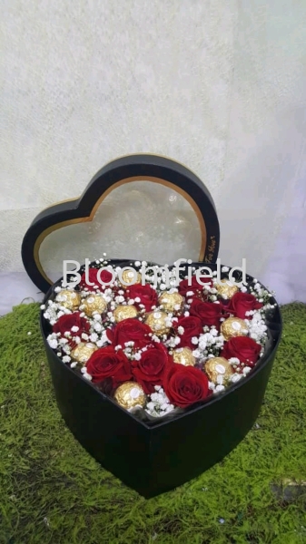 Romance RM 268.00 Romance Chocolate and Flowers Seremban, Negeri Sembilan, Malaysia Supplier, Suppliers, Supply, Supplies | Bloomfield Florist