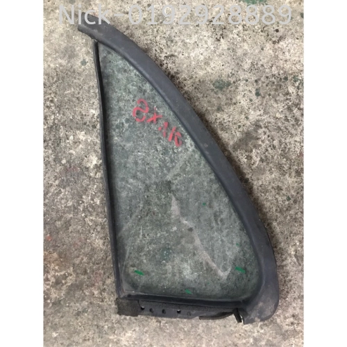 TOYOTA CAMRY SXV10 REAR TRIANGLE GLASS ( RRH )