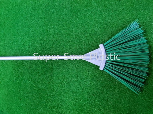 917 NYLON BROOM+IRON HANDLE