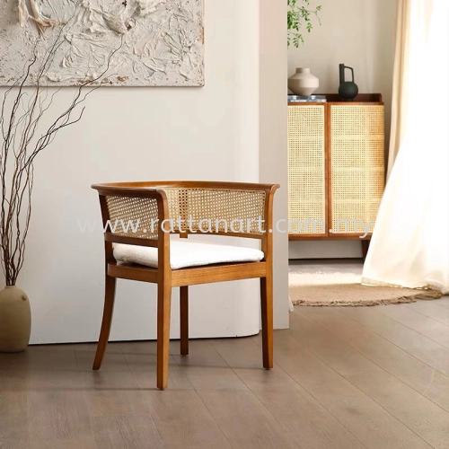 WOODEN DINING CHAIR