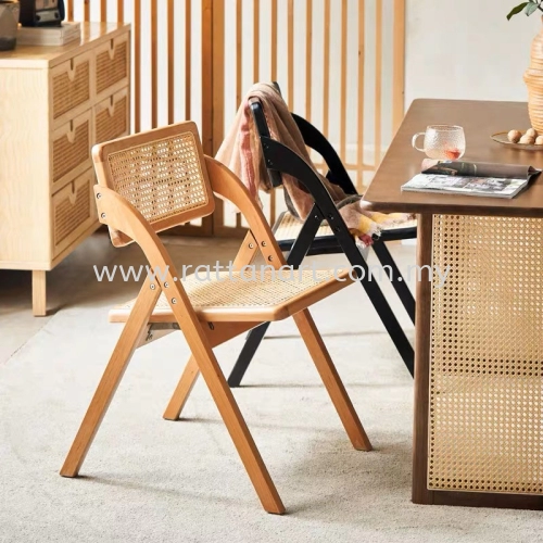 WOODEN FOLDABLE DINING CHAIR