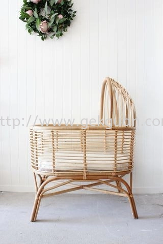 RBB 040 - RATTAN BABY BED