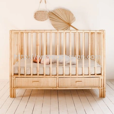 RBB 042 - RATTAN BABY BED