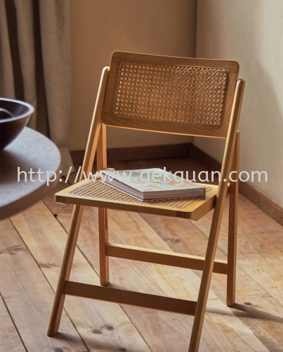 032 - WOODEN DINING CHAIR