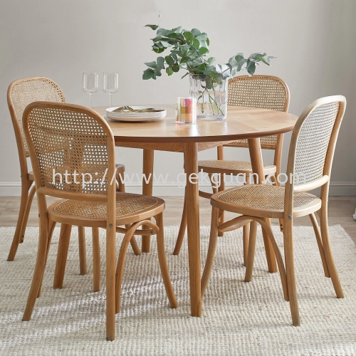 039 - WOODEN DINING CHAIR