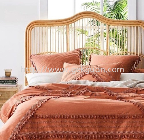 RDB 032 - RATTAN SLEEPING BED