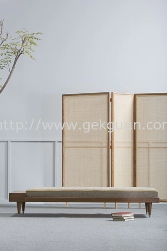 SCR 040 - RATTAN SCREEN DIVIDER