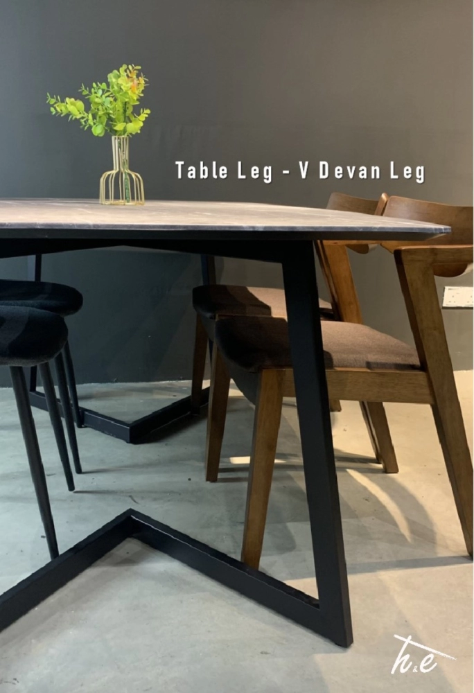 Moira Dining Set (160cm L Table + 4 Chairs) 
