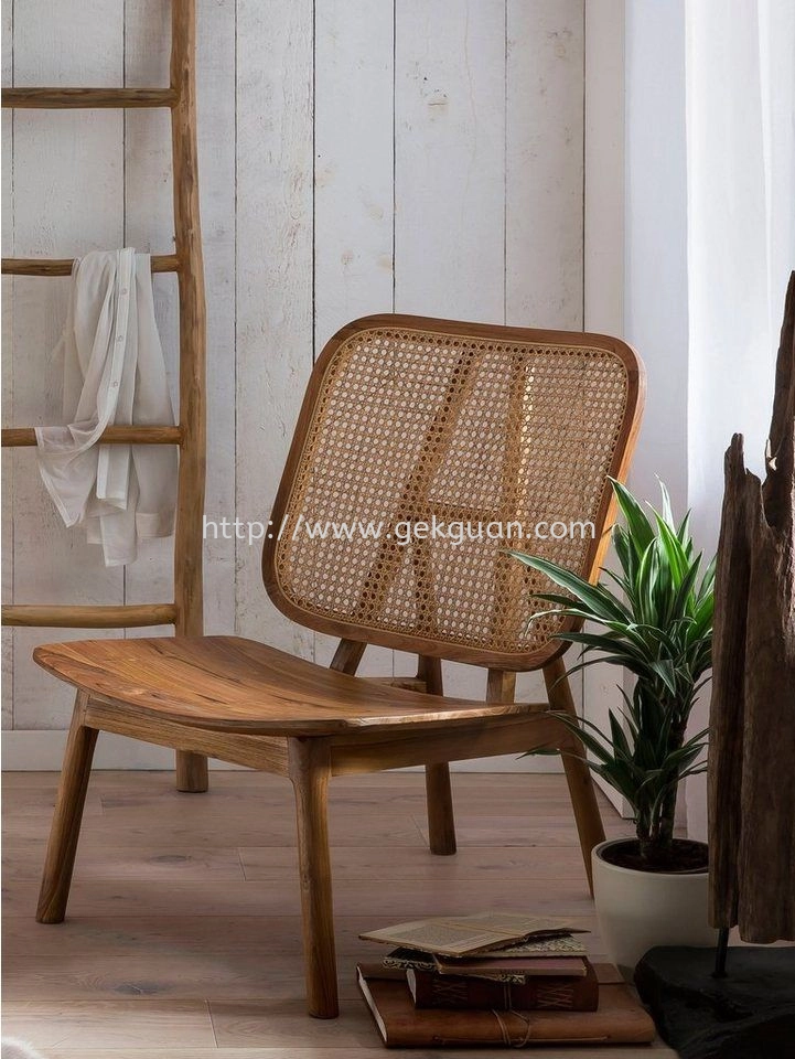 RLC 008 - RATTAN LOUNGE CHAIR