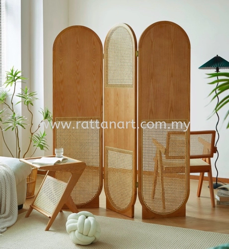 WOODEN PARTITION