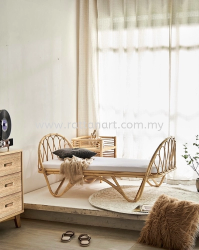 RATTAN DAY BED