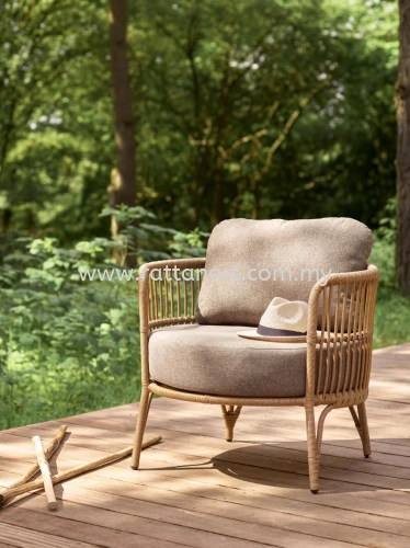 RATTAN LOUNGE CHAIR