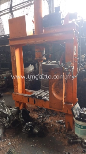 100 Tone Hydraulic Press Machine