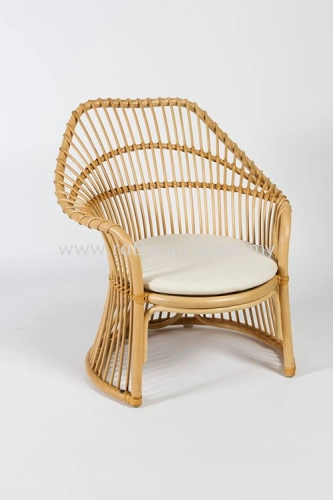 RATTAN LOUNGE CHAIR