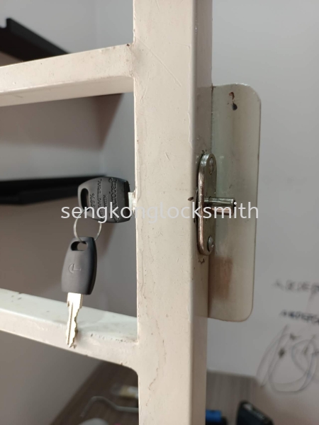 installation door lock, replace door lock  Our Door Service Selangor, Malaysia, Kuala Lumpur (KL), Puchong Supplier, Suppliers, Supply, Supplies | Seng Kong Locksmith Enterprise