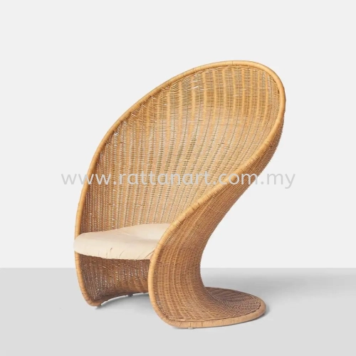 RATTAN LOUNGE CHAIR