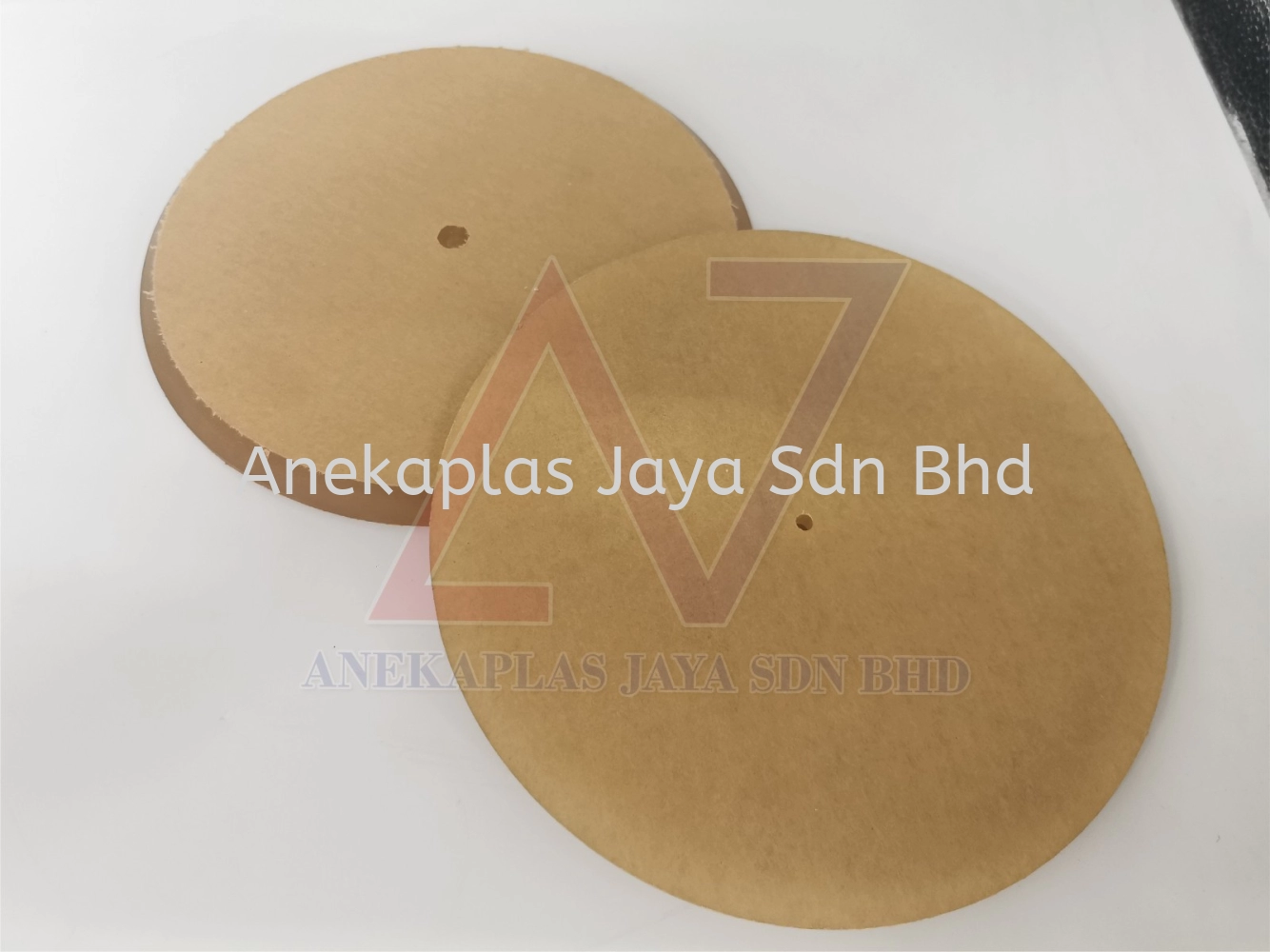 PEMOTONGAN ROUTER MATERIAL AKRILIK 