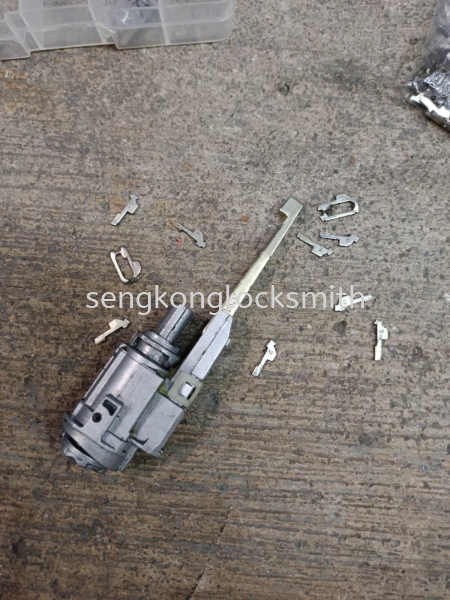 Professional car lock repair Repair Car Lock Selangor, Malaysia, Kuala Lumpur (KL), Puchong Supplier, Suppliers, Supply, Supplies | Seng Kong Locksmith Enterprise